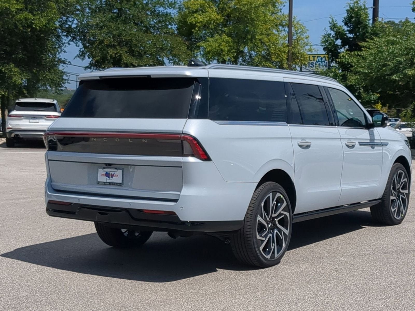2026 Lincoln Navigator L Reserve
