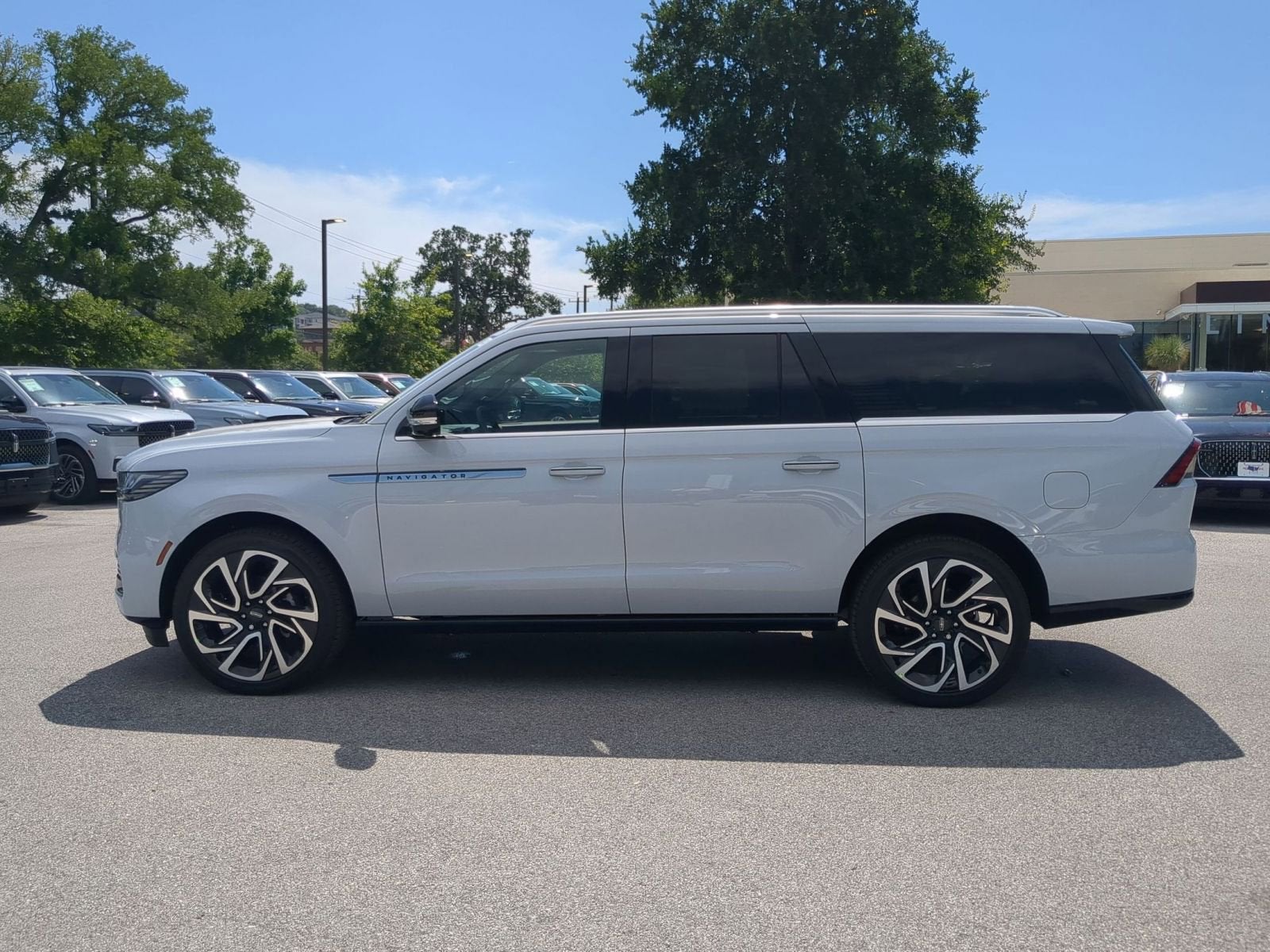 2026 Lincoln Navigator L Reserve