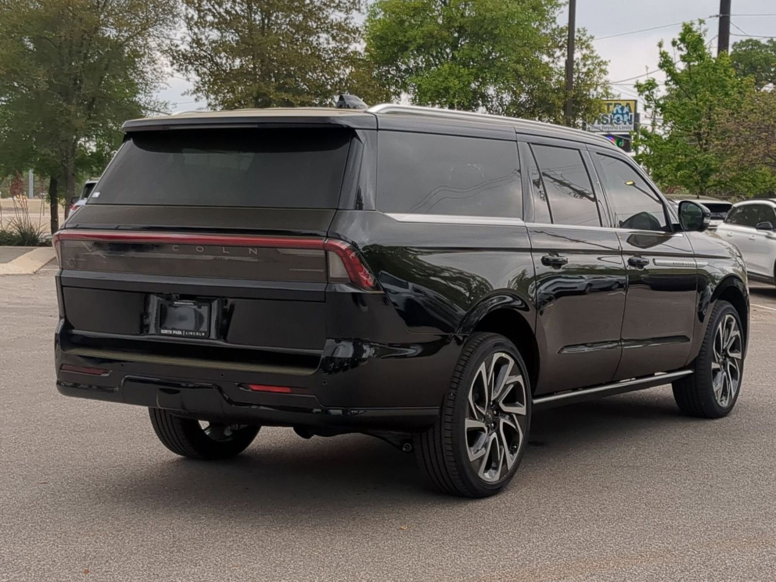 2026 Lincoln Navigator L *Custom Wrap Reserve