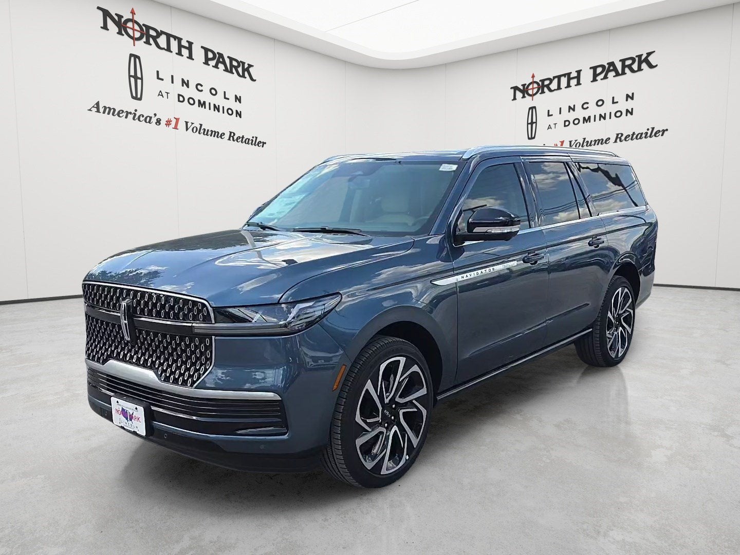 2027 Lincoln Navigator L Reserve