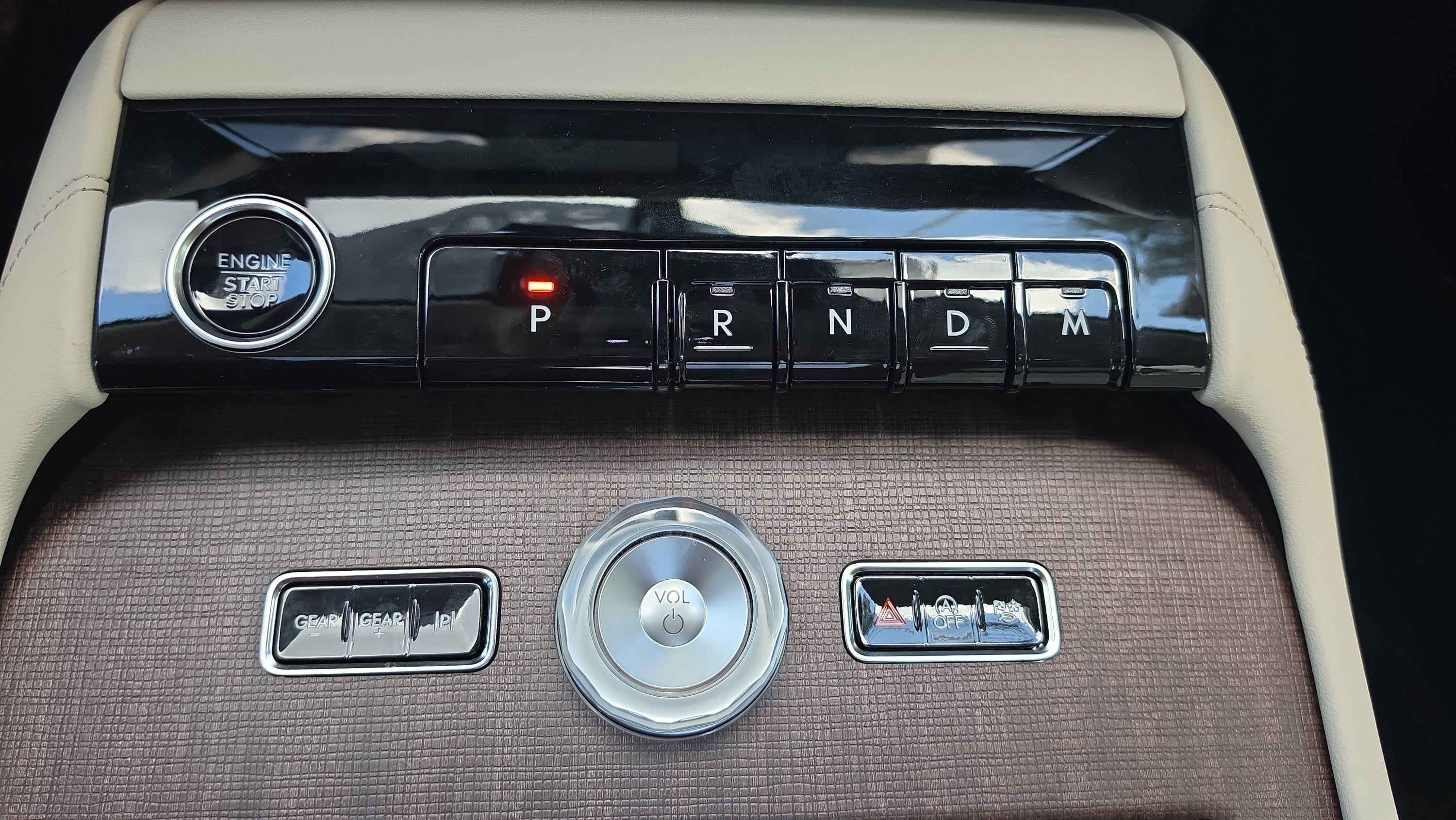 2027 Lincoln Navigator L Reserve