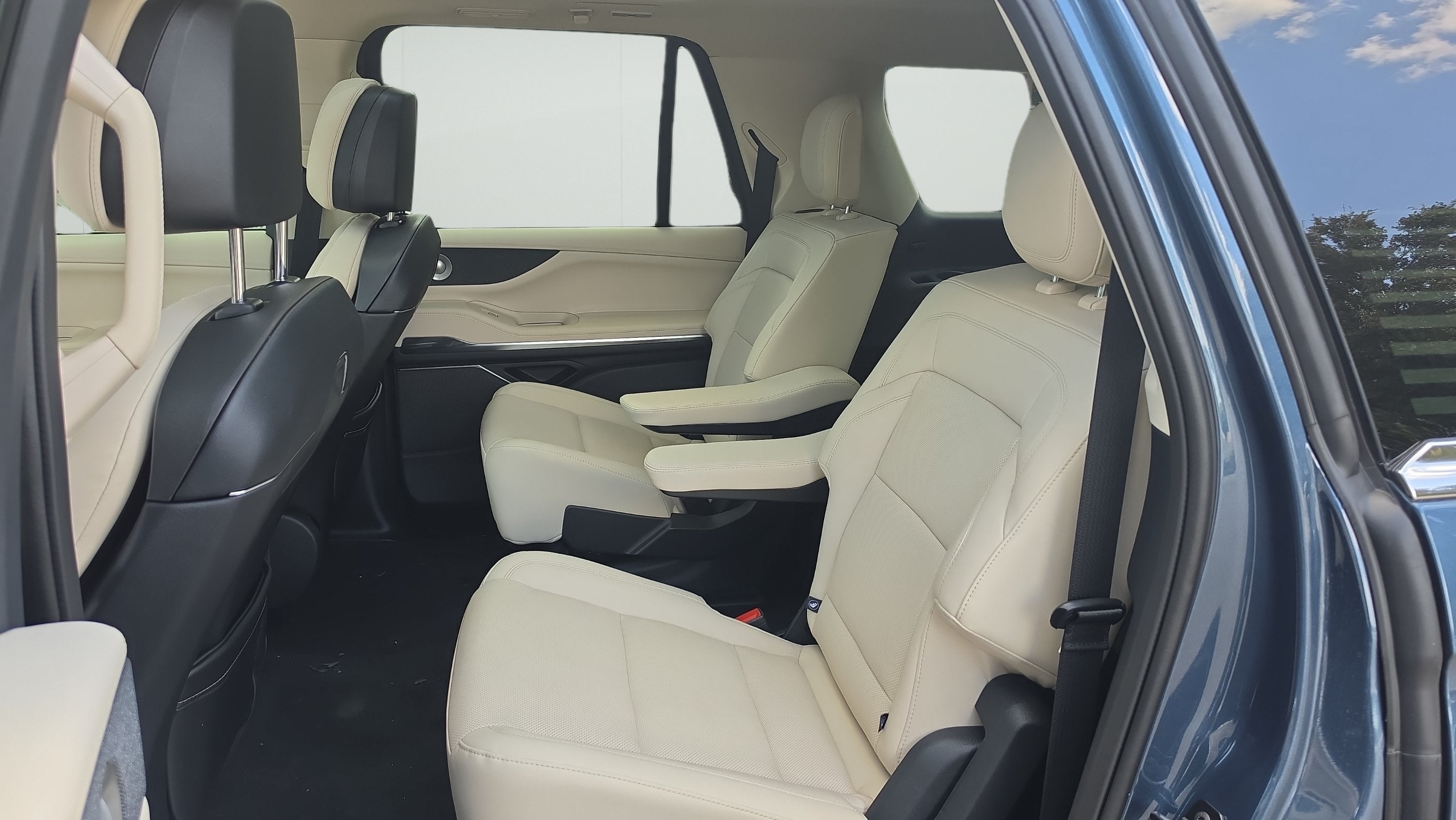 2027 Lincoln Navigator L Reserve