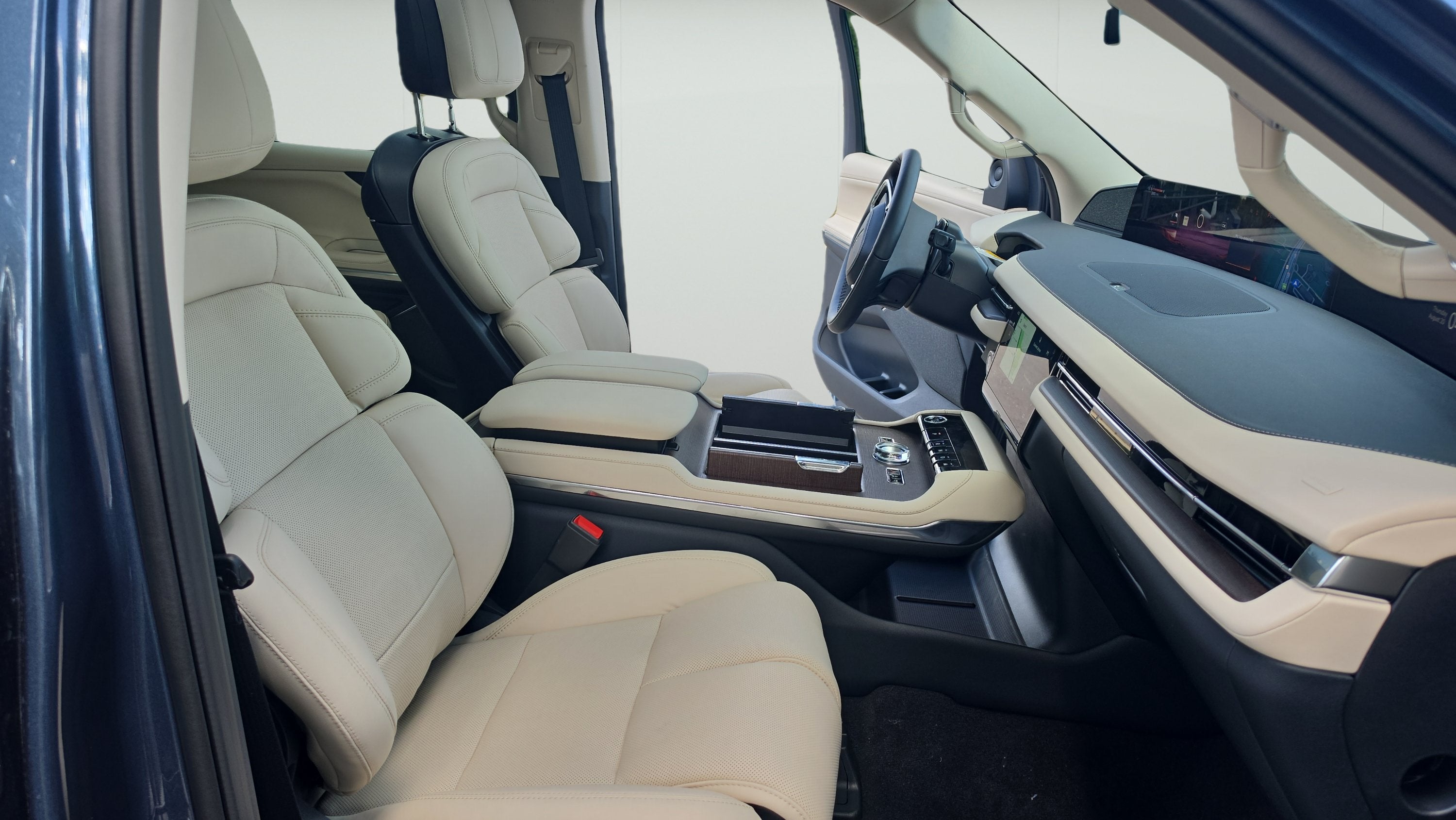 2027 Lincoln Navigator L Reserve