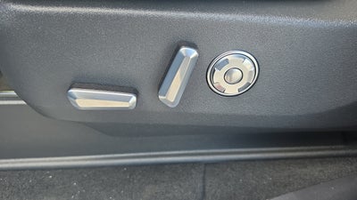 2027 Lincoln Navigator L Reserve