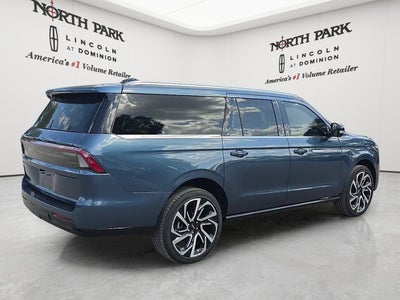 2027 Lincoln Navigator L Reserve