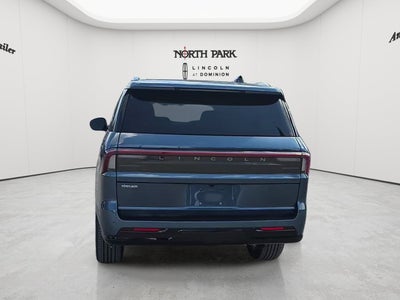 2027 Lincoln Navigator L Reserve