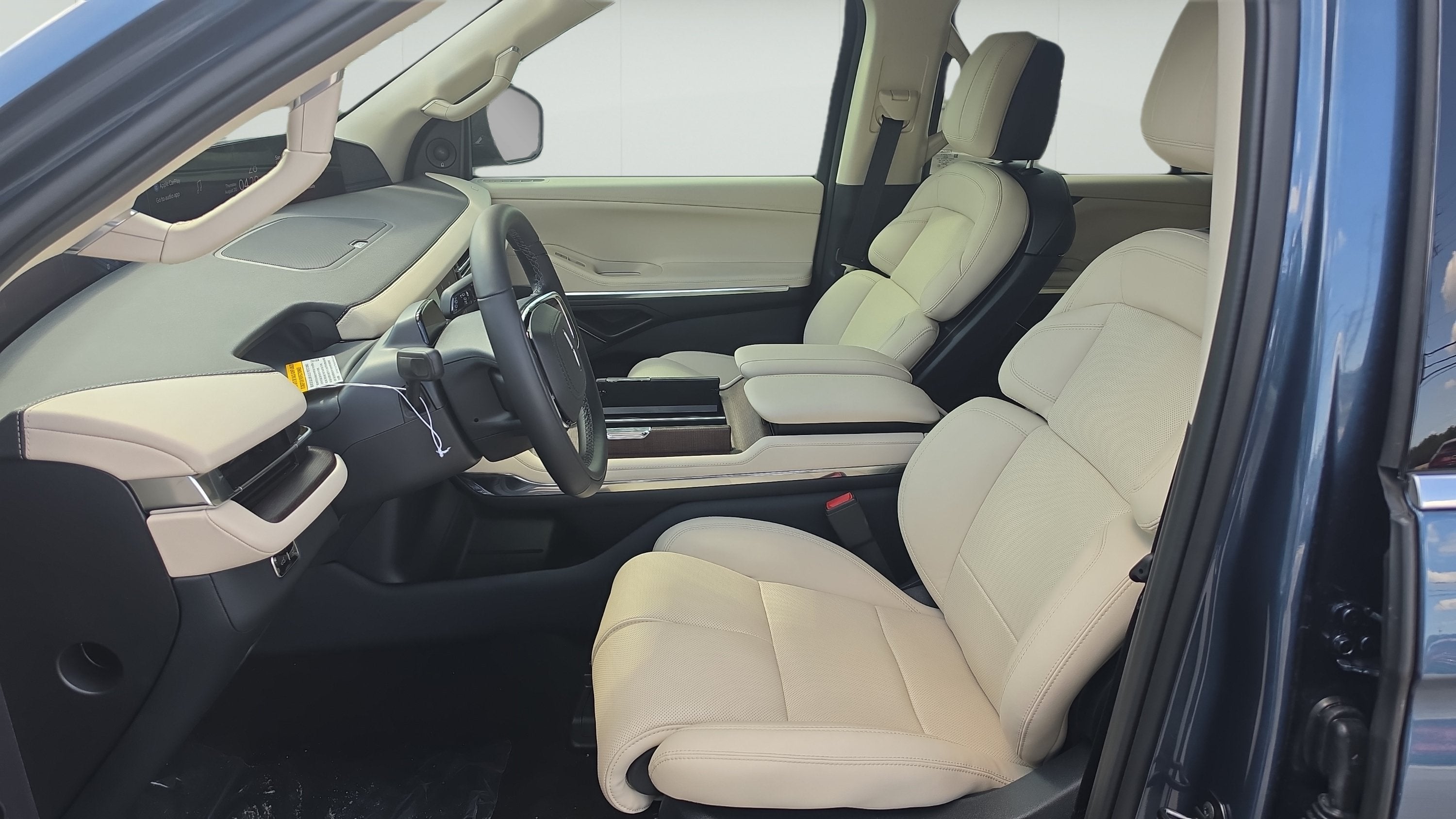 2027 Lincoln Navigator L Reserve