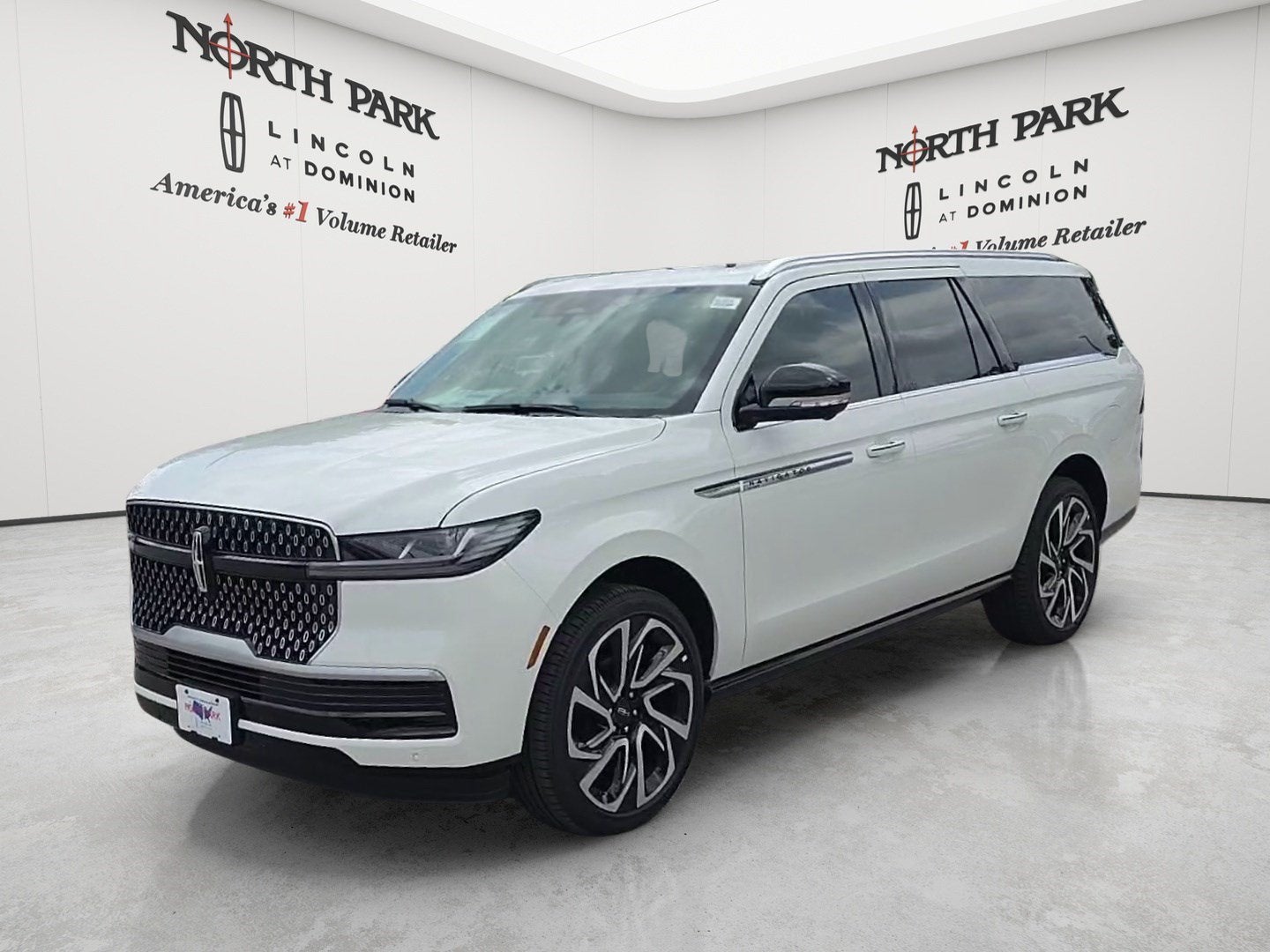 2027 Lincoln Navigator L Reserve