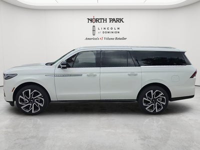 2027 Lincoln Navigator L Reserve