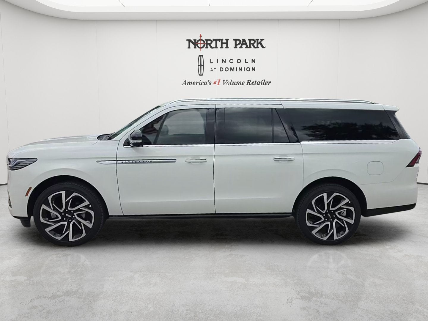 2027 Lincoln Navigator L Reserve
