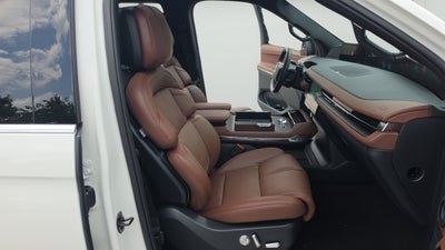 2027 Lincoln Navigator L Reserve