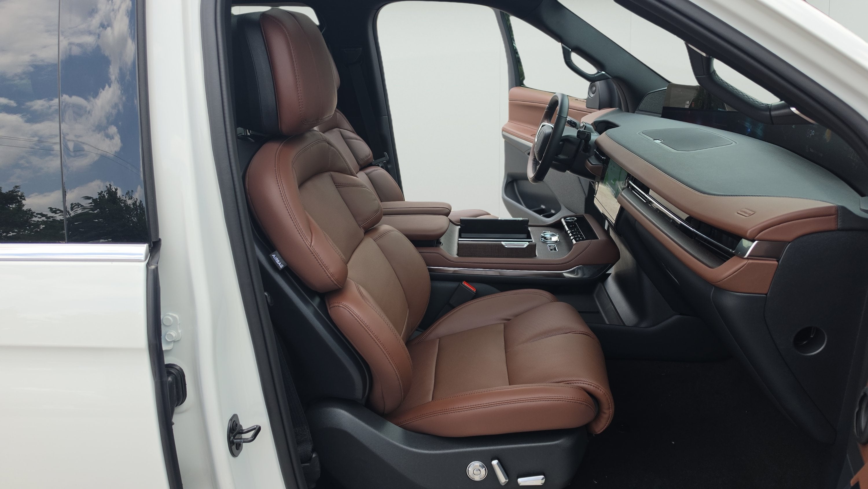 2027 Lincoln Navigator L Reserve