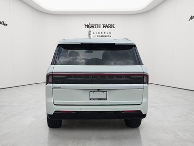 2027 Lincoln Navigator L Reserve