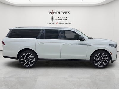 2027 Lincoln Navigator L Reserve