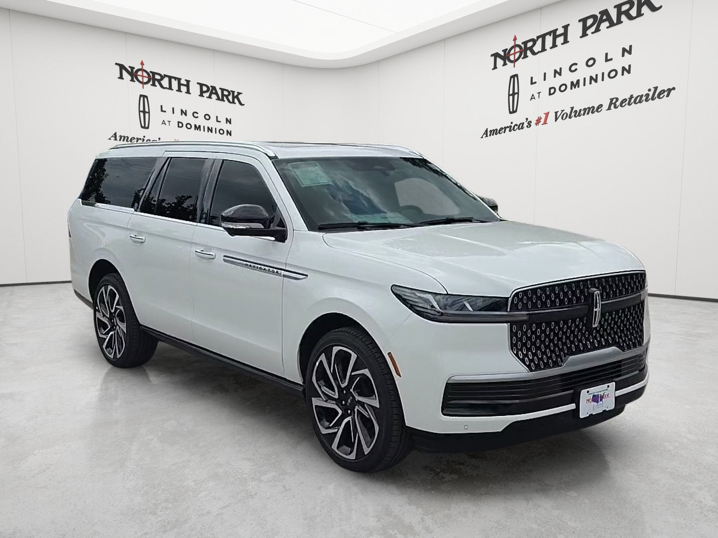 2027 Lincoln Navigator L Reserve