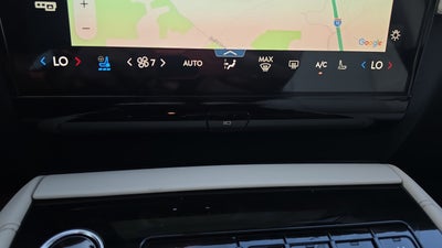 2027 Lincoln Navigator L Reserve