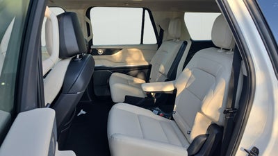 2027 Lincoln Navigator L Reserve