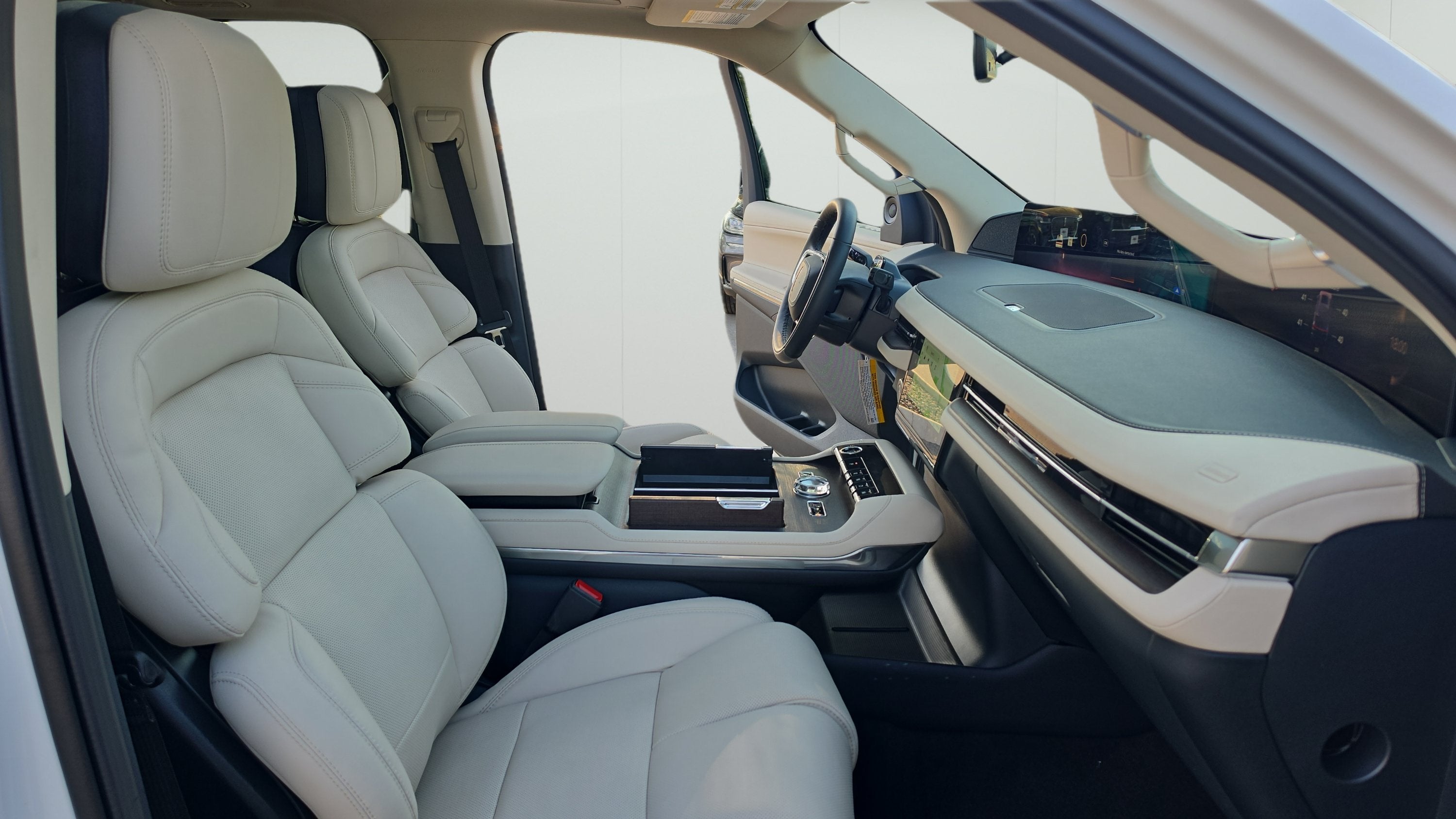 2027 Lincoln Navigator L Reserve
