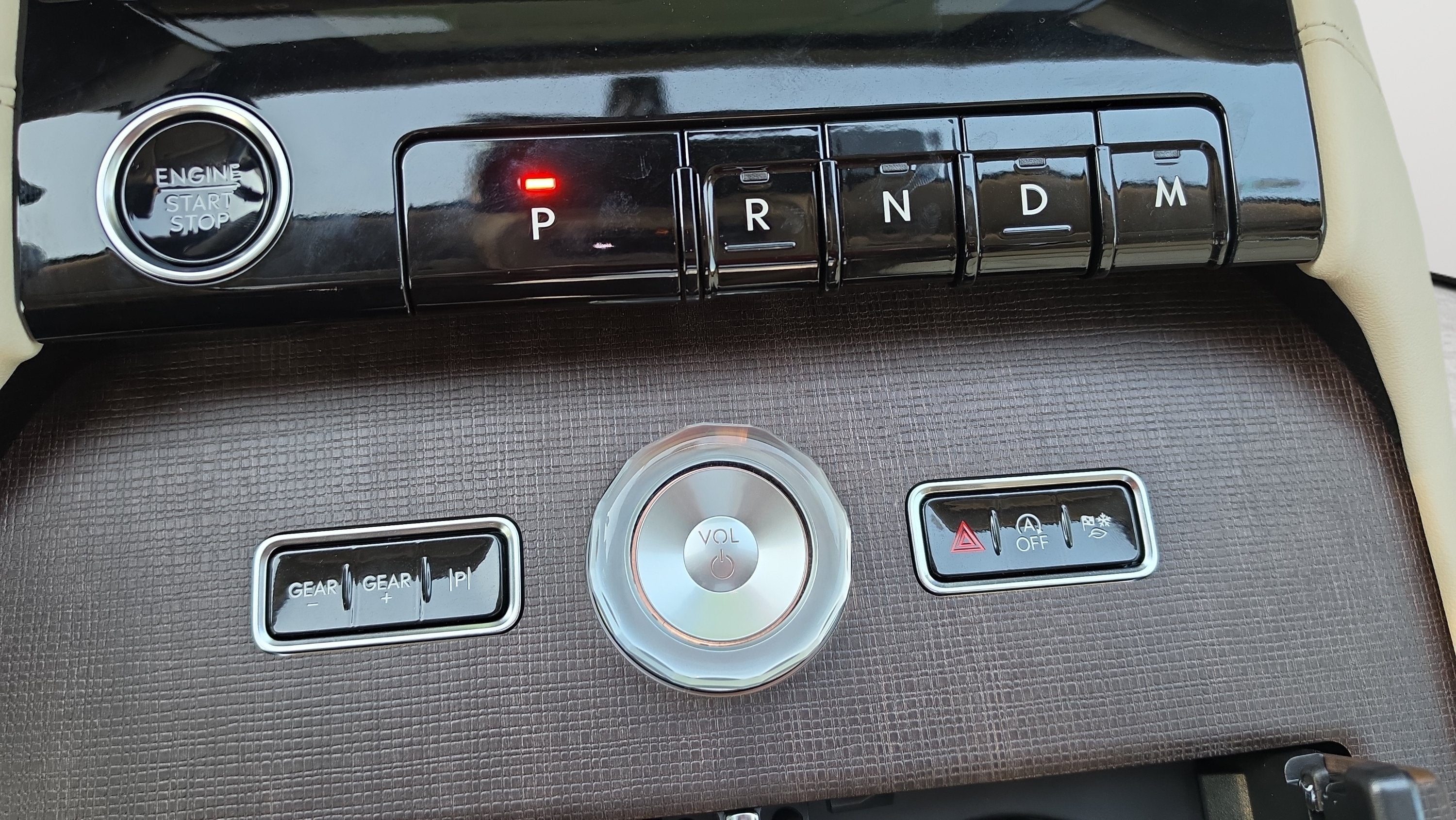2027 Lincoln Navigator L Reserve