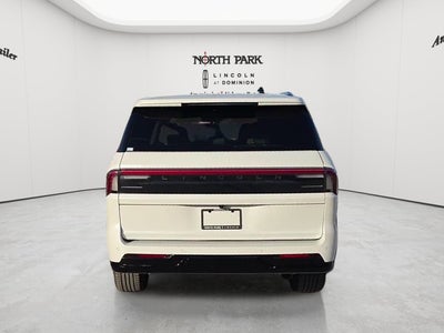 2027 Lincoln Navigator L Reserve