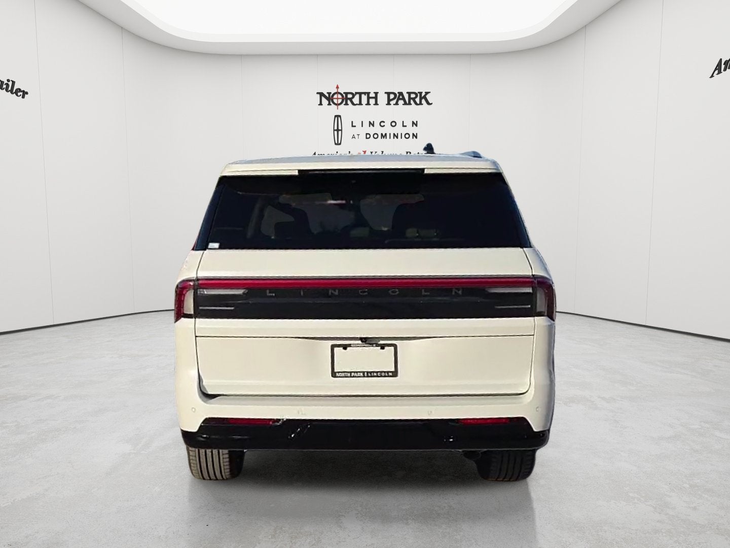 2027 Lincoln Navigator L Reserve