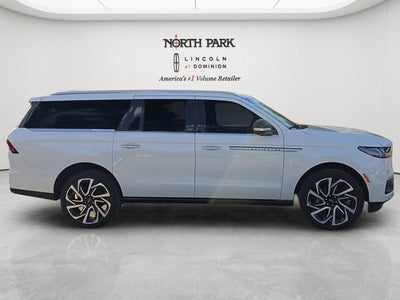 2027 Lincoln Navigator L Reserve