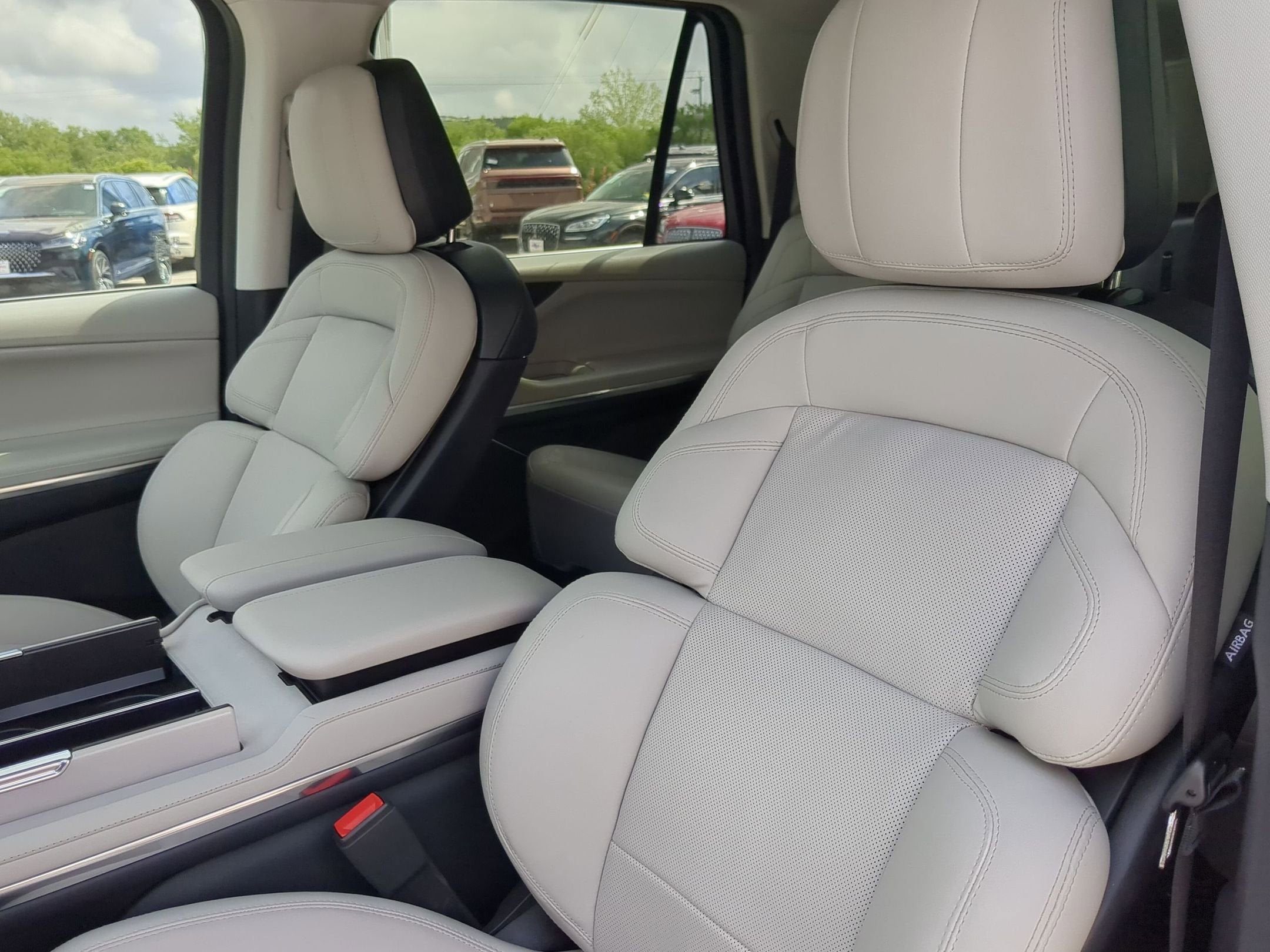 2026 Lincoln Navigator L Premiere