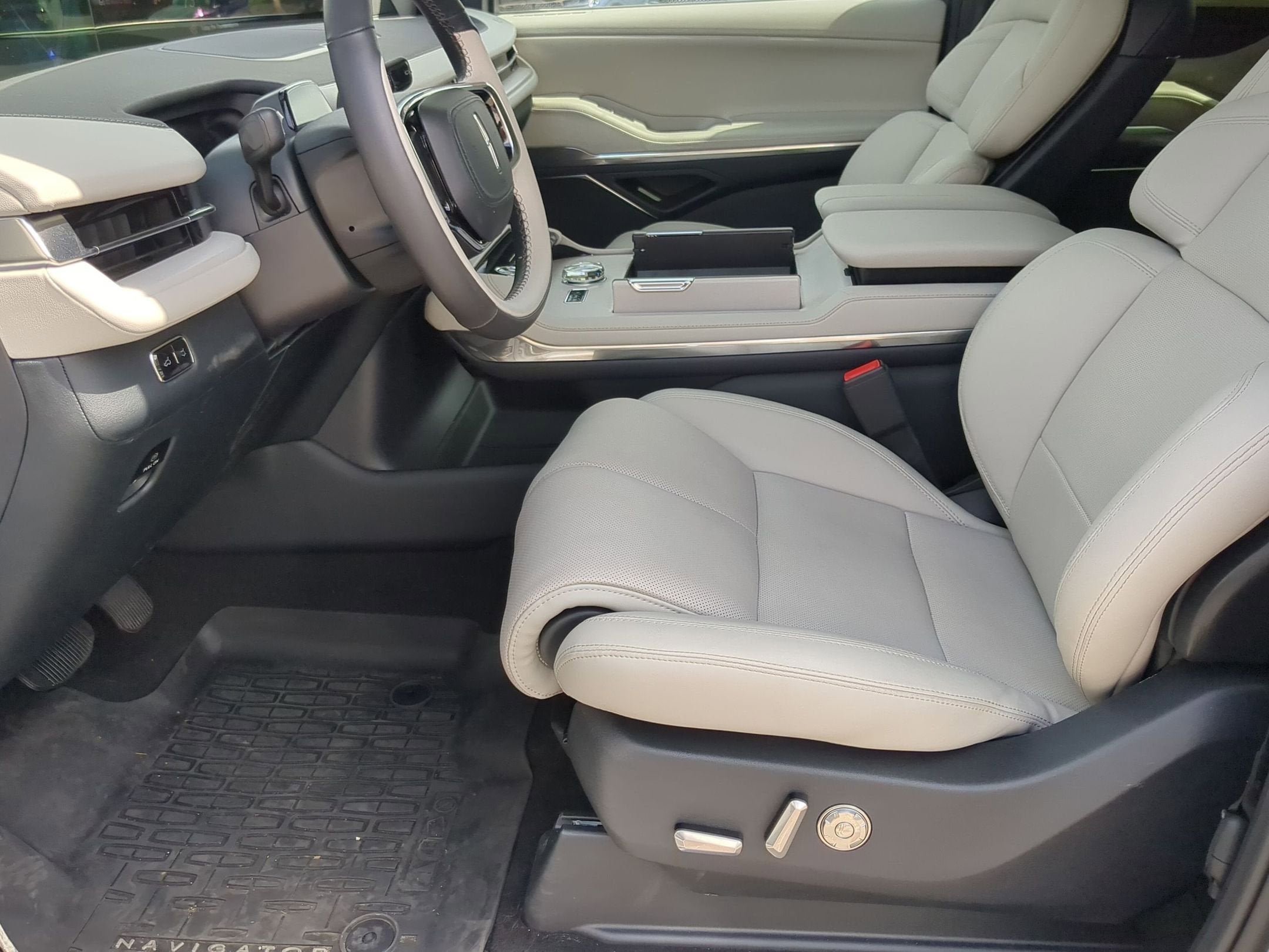 2026 Lincoln Navigator L Premiere