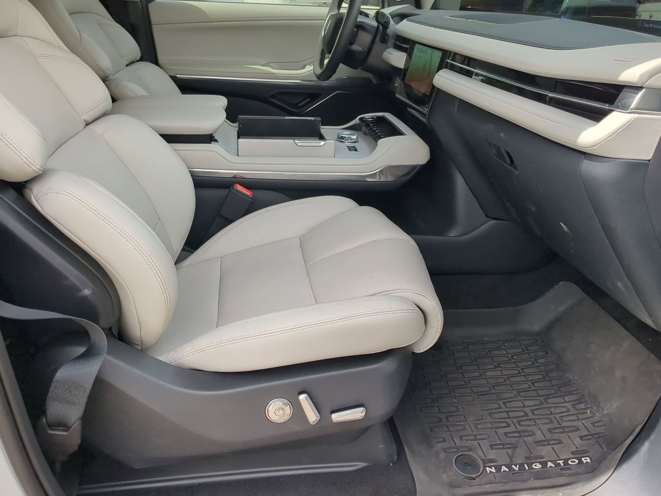 2026 Lincoln Navigator L Premiere