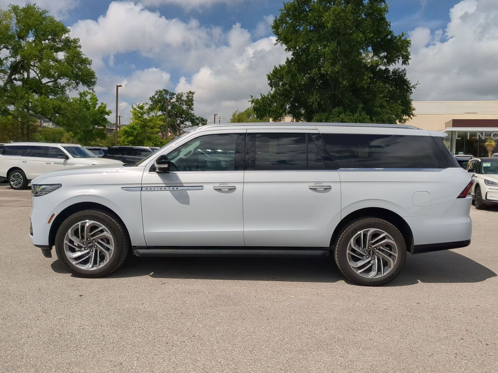 2026 Lincoln Navigator L Premiere