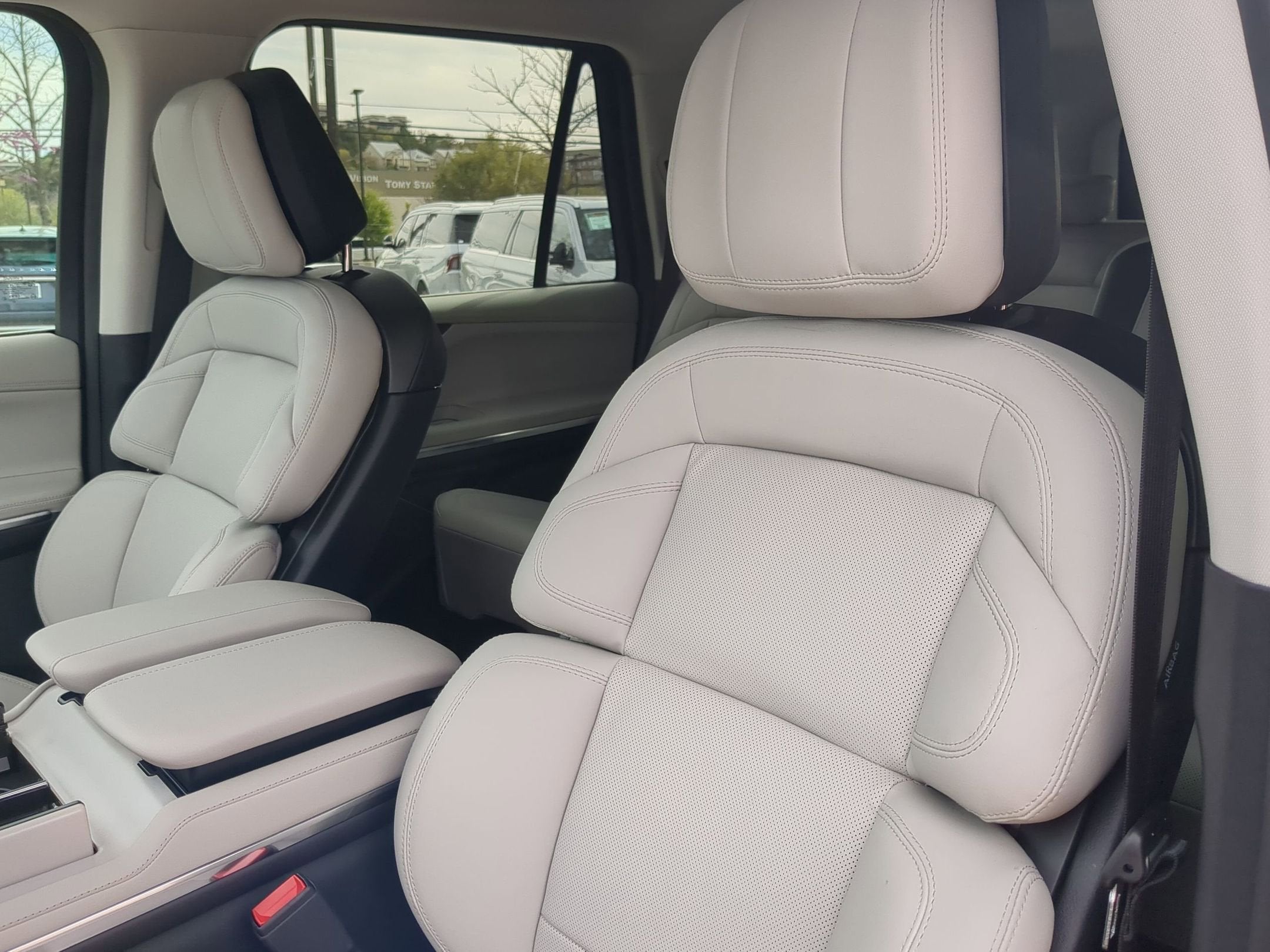 2026 Lincoln Navigator L Premiere