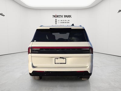 2027 Lincoln Navigator L Premiere