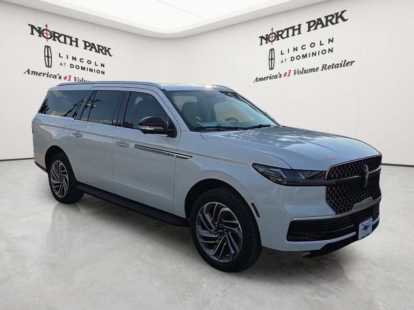 2027 Lincoln Navigator L Premiere