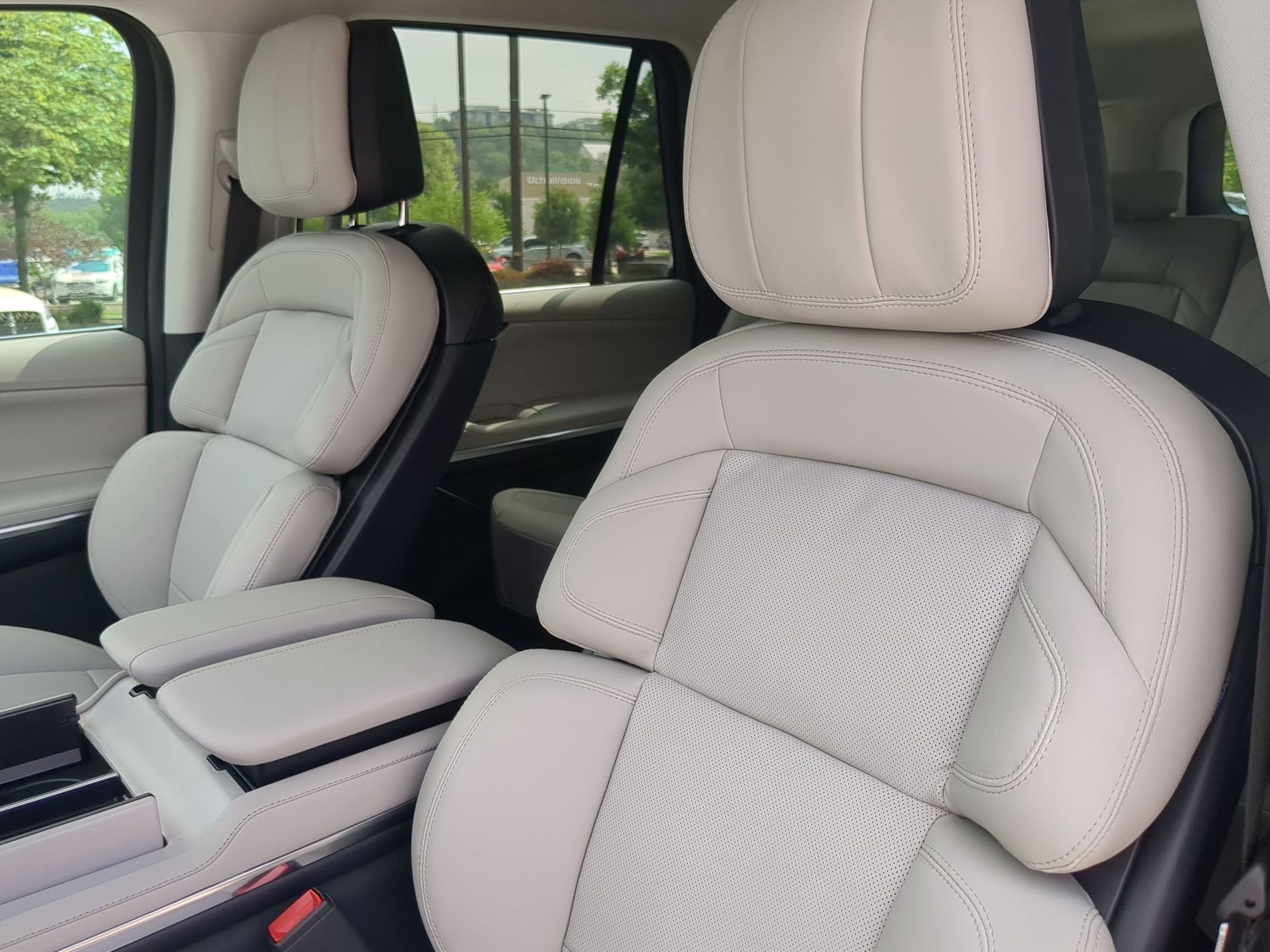 2026 Lincoln Navigator L Premiere