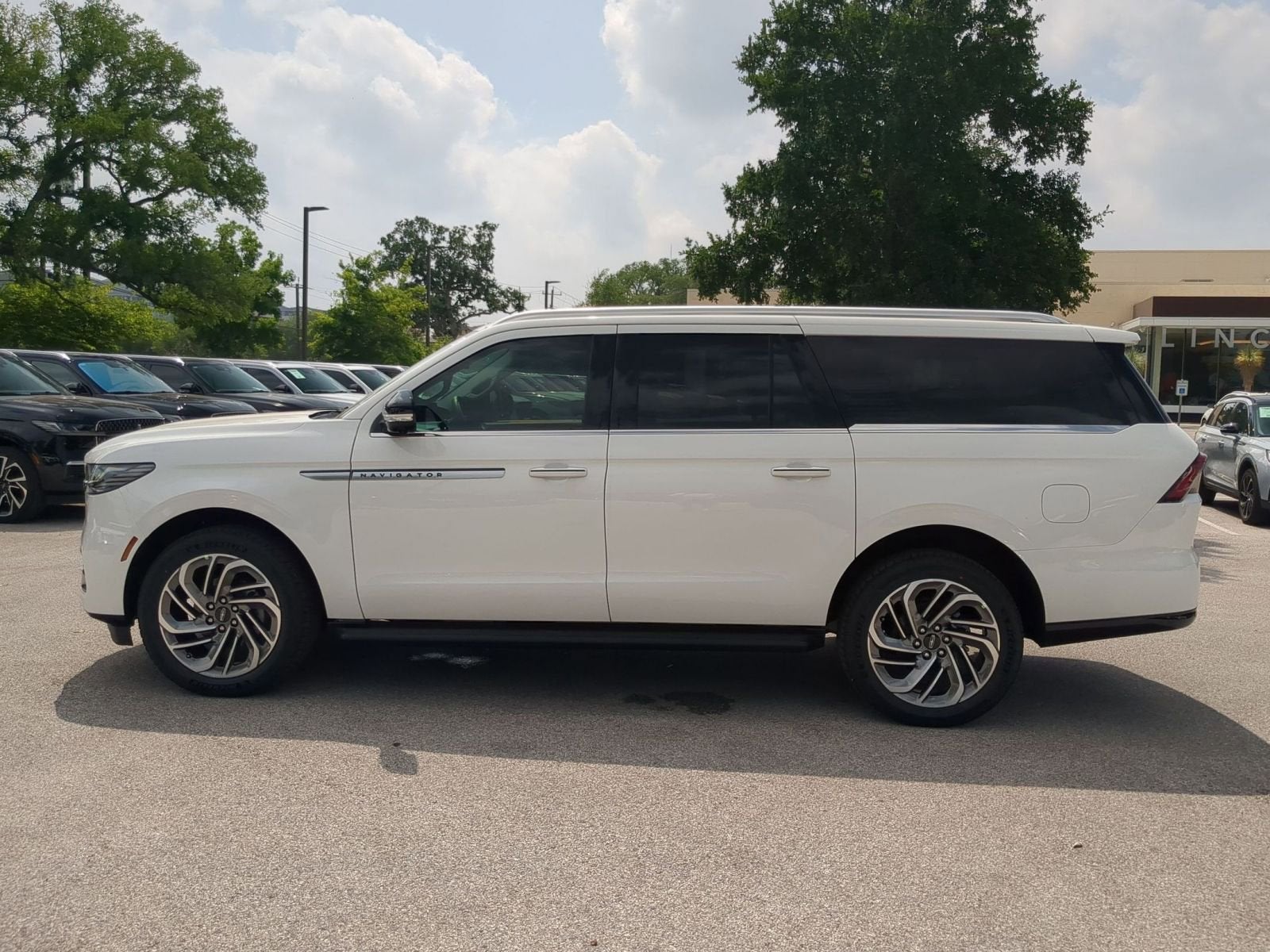 2026 Lincoln Navigator L Premiere