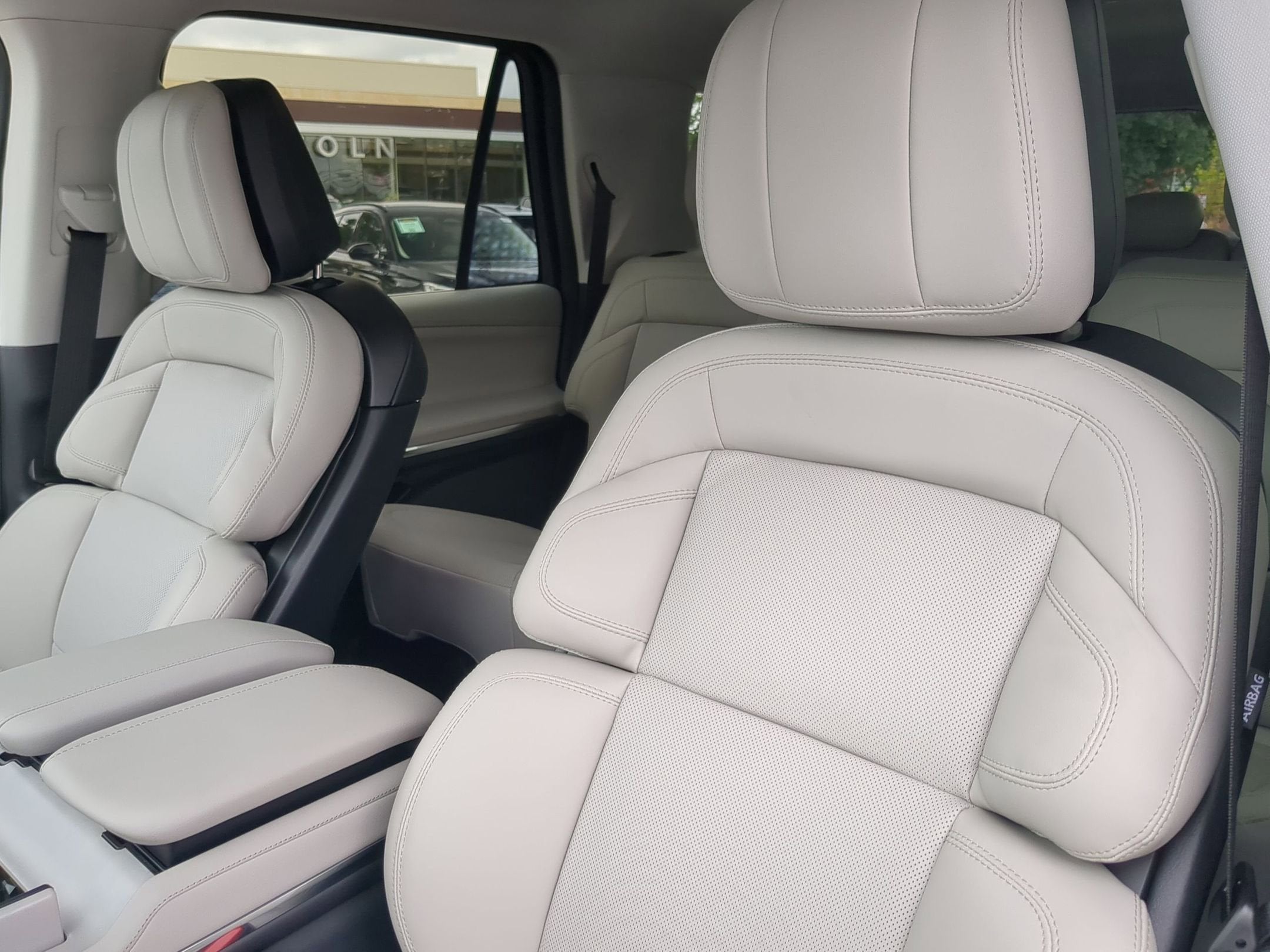 2026 Lincoln Navigator L Premiere