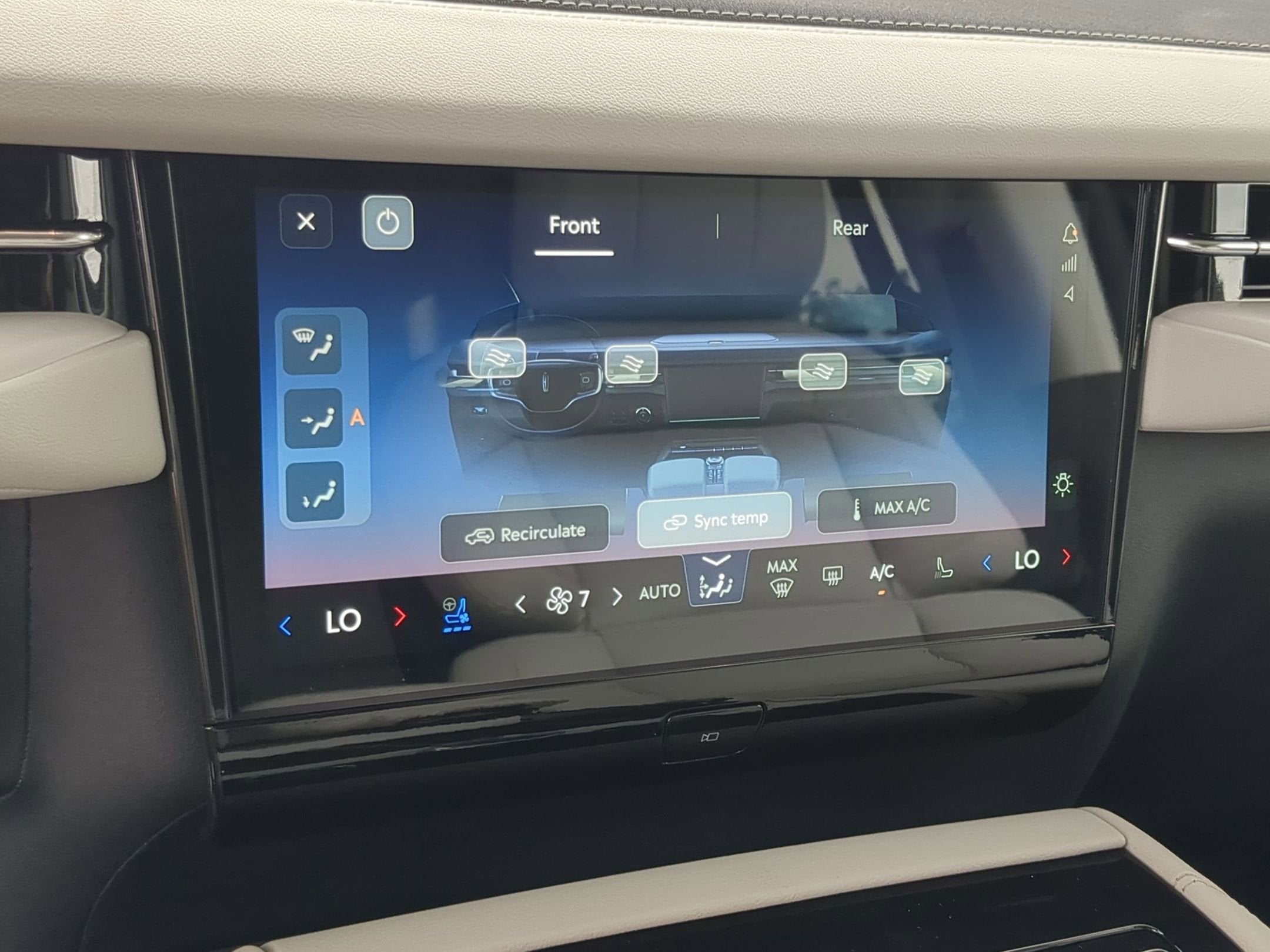 2026 Lincoln Navigator L Premiere
