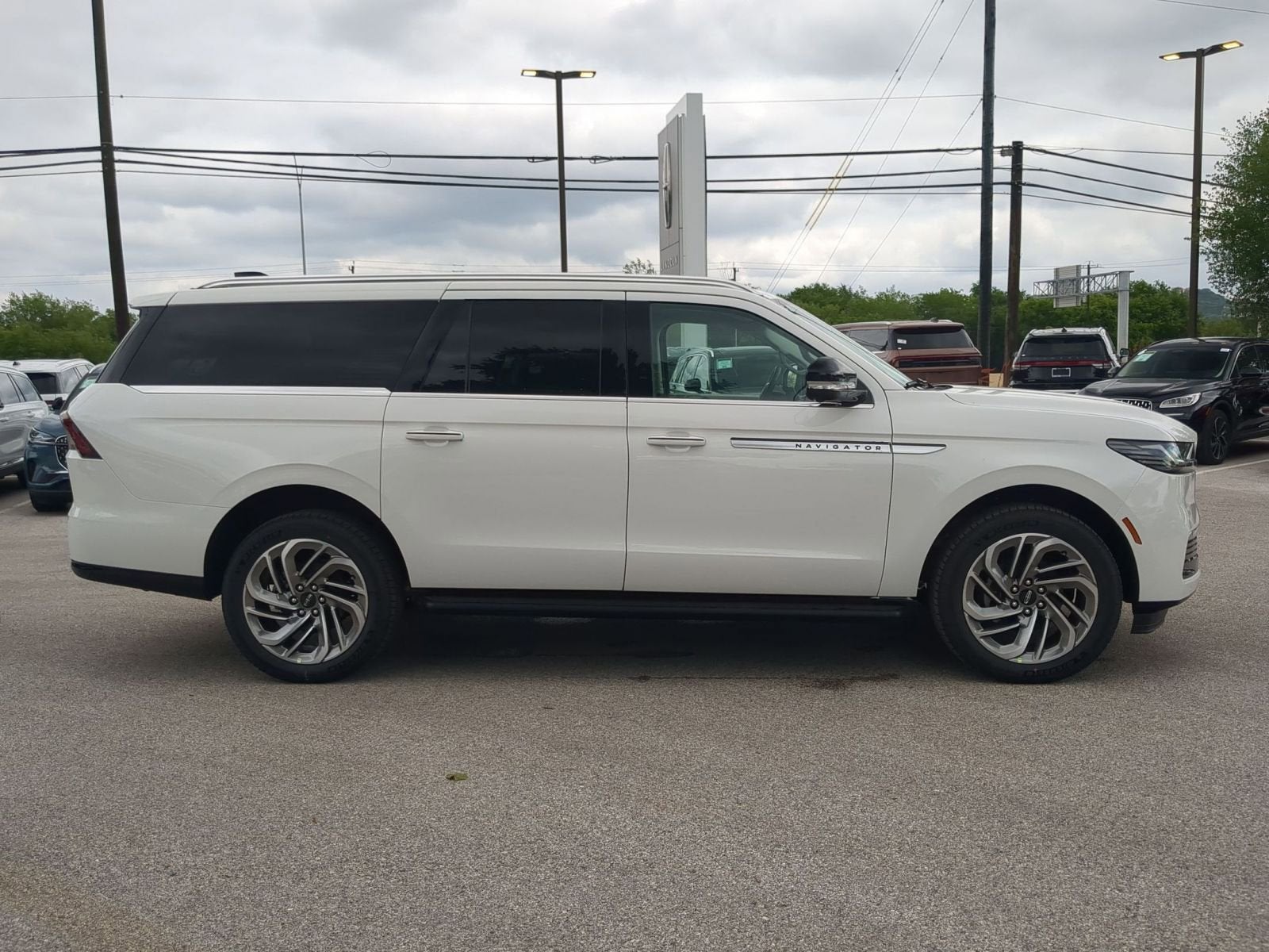 2026 Lincoln Navigator L Premiere