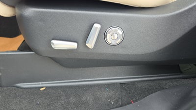 2027 Lincoln Navigator L Premiere