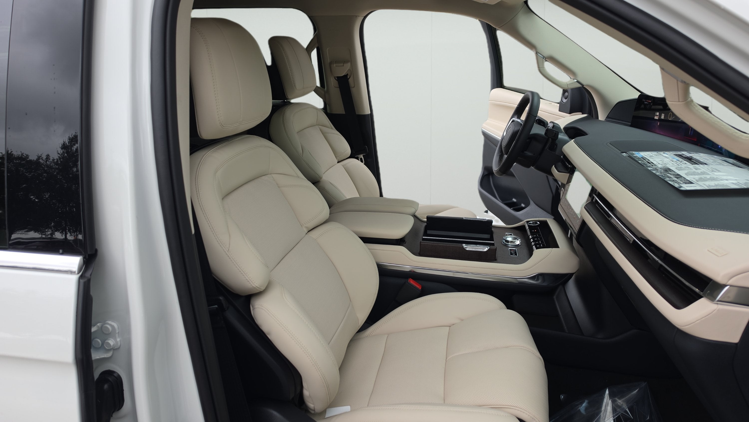 2027 Lincoln Navigator L Premiere