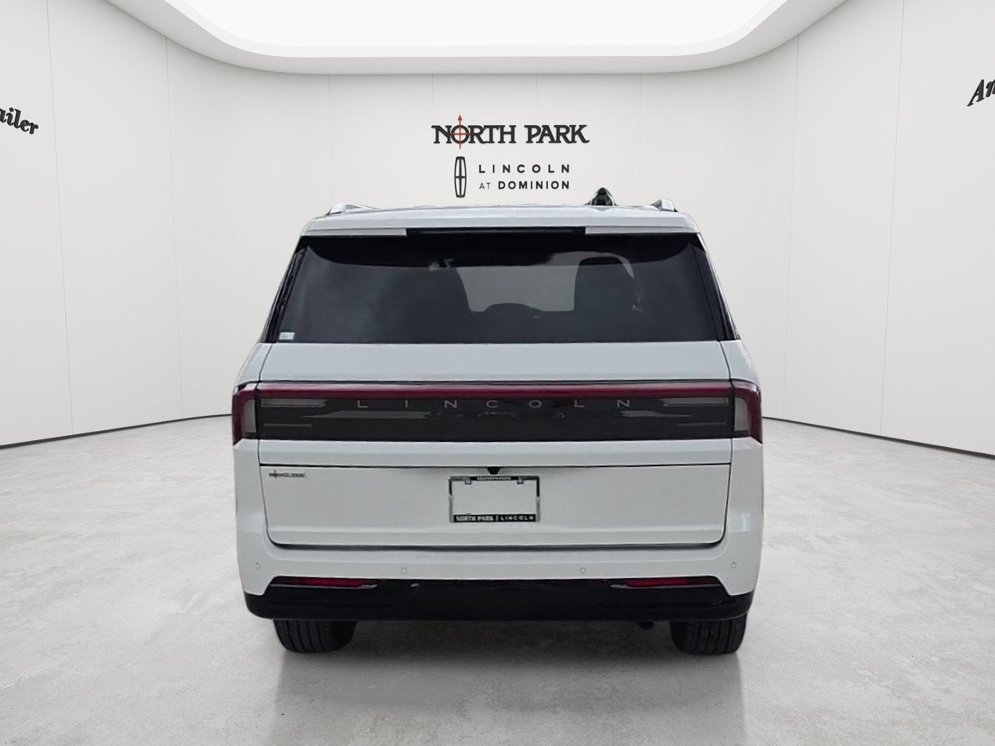 2027 Lincoln Navigator L Premiere