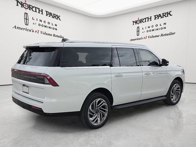 2027 Lincoln Navigator L Premiere