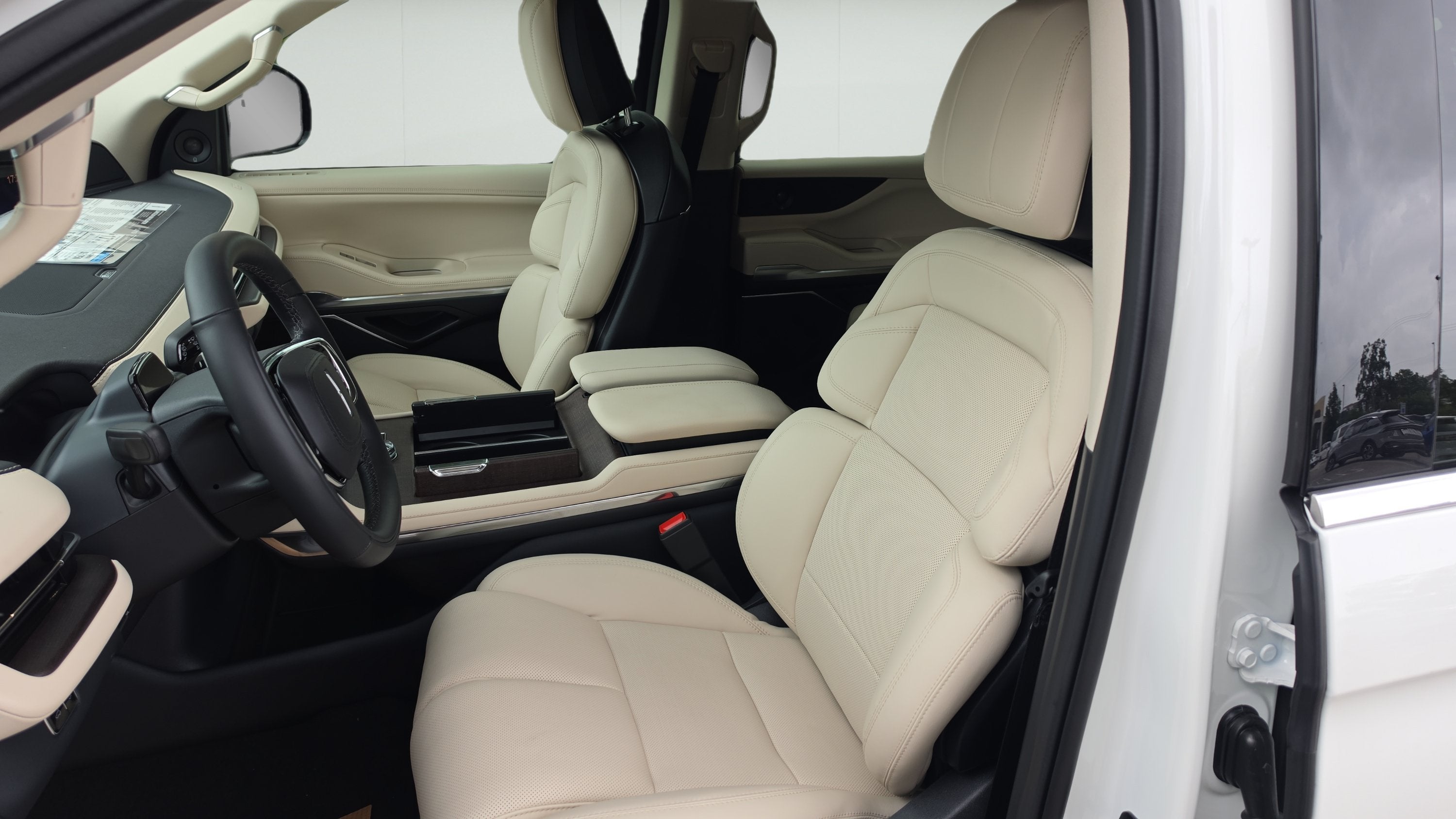 2027 Lincoln Navigator L Premiere