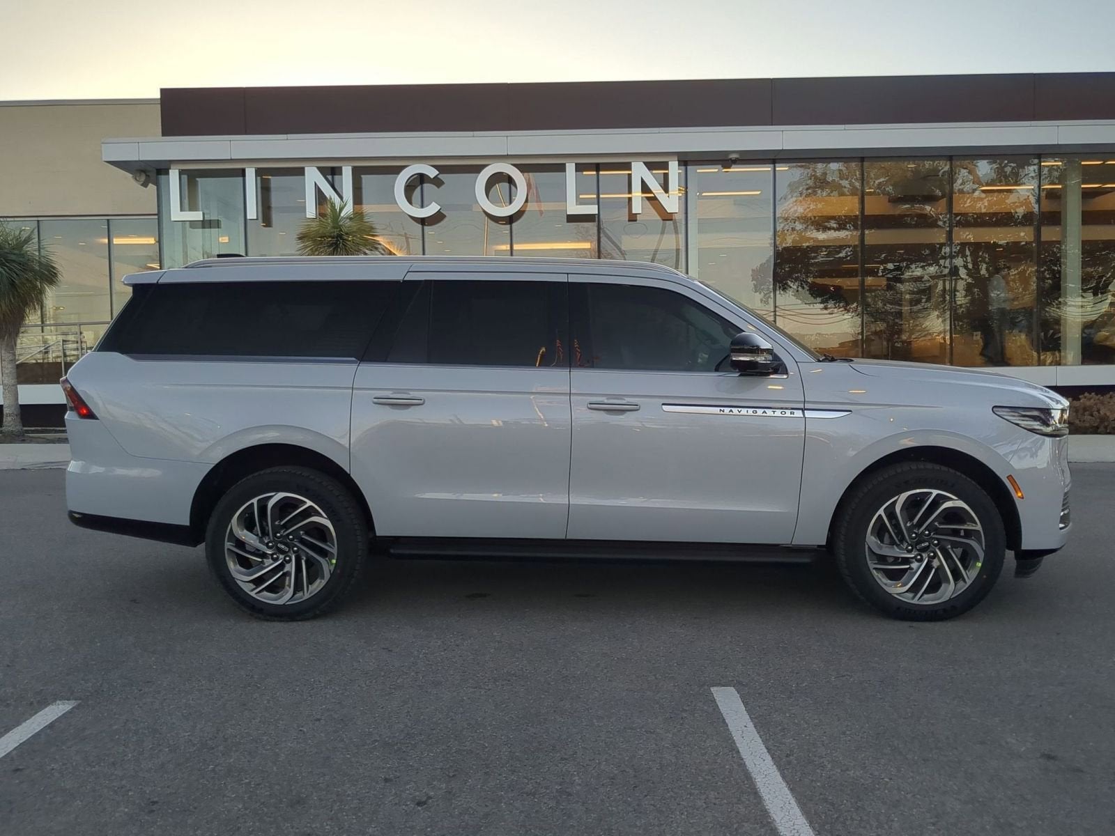 2026 Lincoln Navigator L Premiere