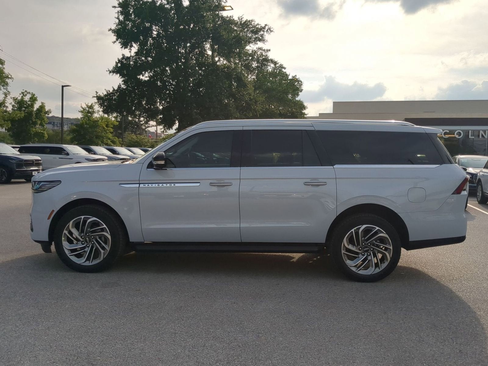 2026 Lincoln Navigator L Premiere