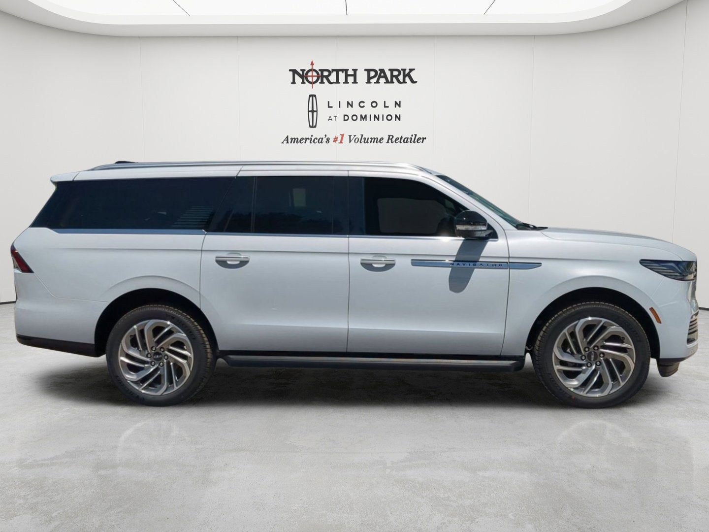 2026 Lincoln Navigator L Premiere