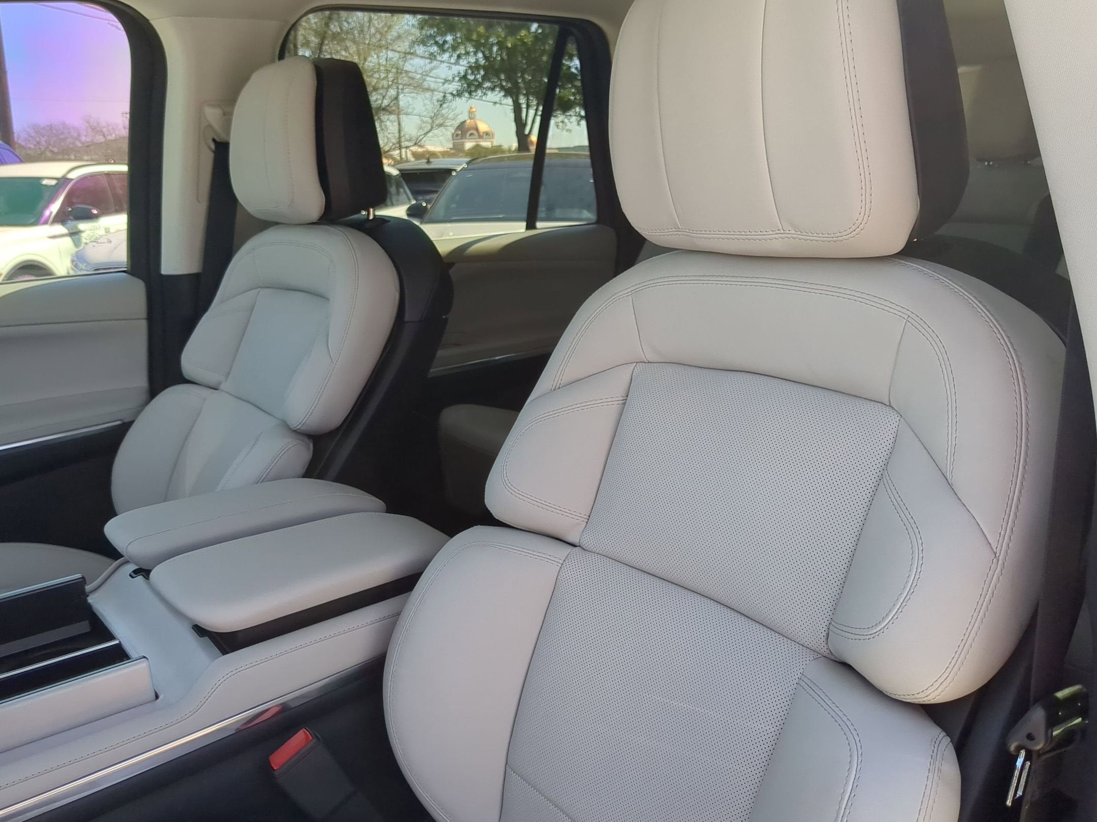 2026 Lincoln Navigator L Premiere