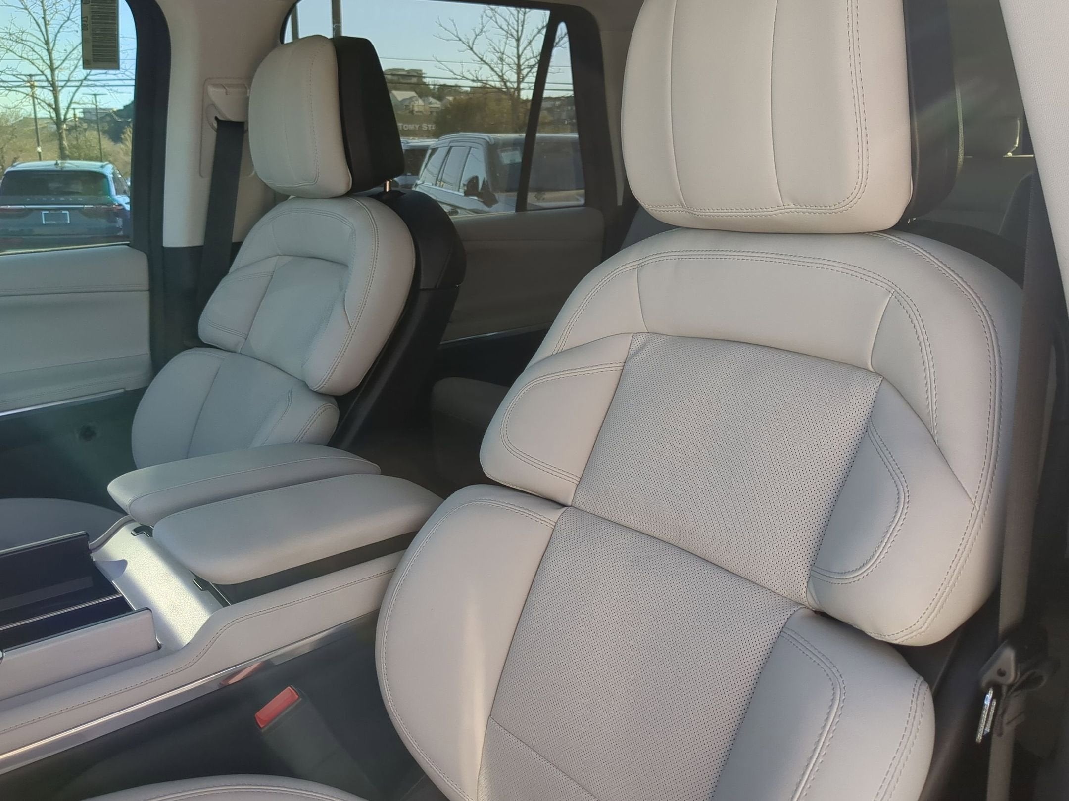 2026 Lincoln Navigator L Premiere