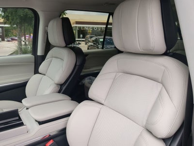 2026 Lincoln Navigator L Premiere