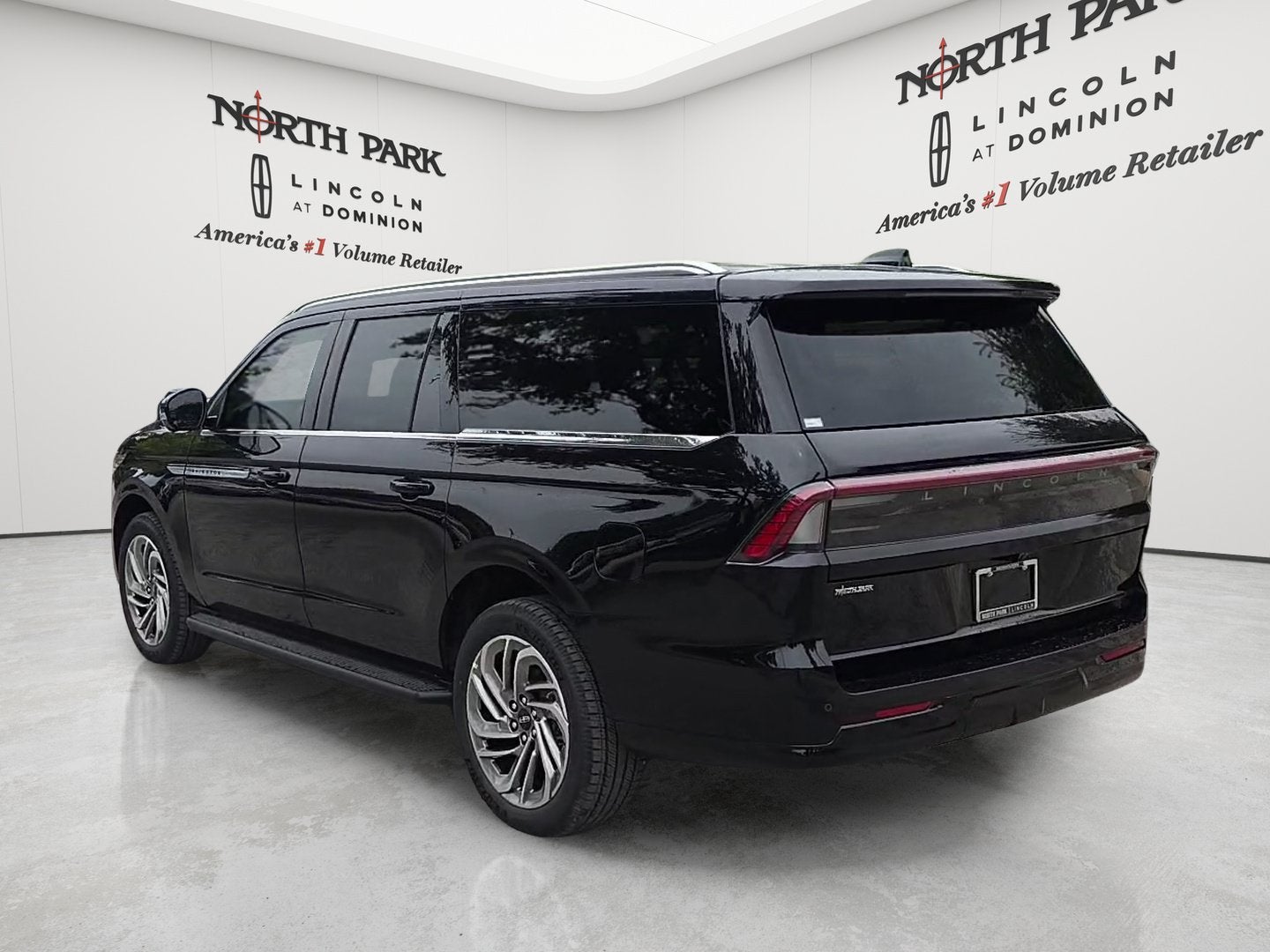 2027 Lincoln Navigator L Premiere